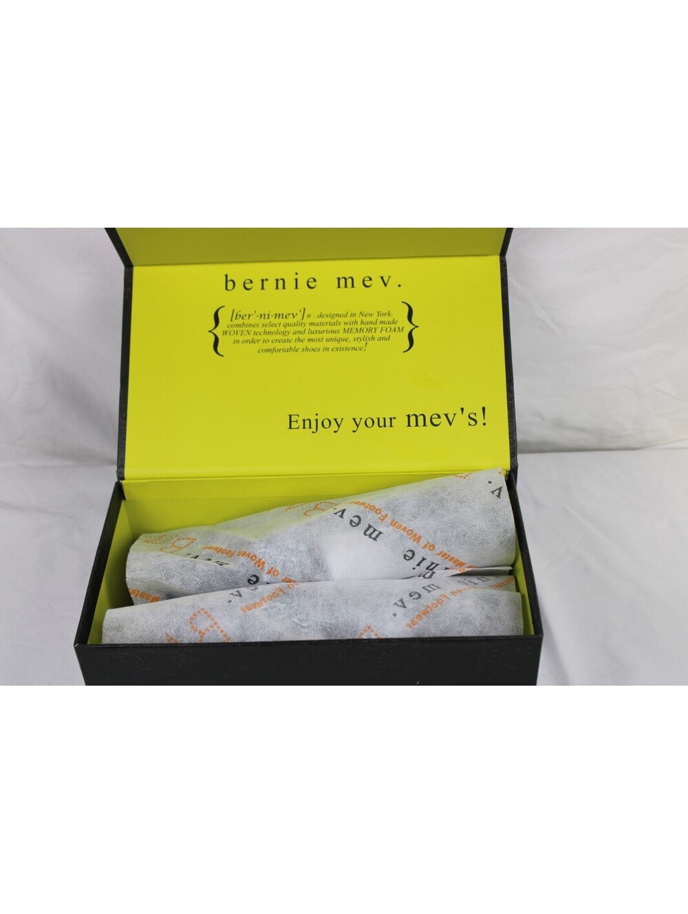 Bernie Mev New York Black & White Woven Elastic Mary Jane Shoes with Box Size 40 - Picture 6 of 9